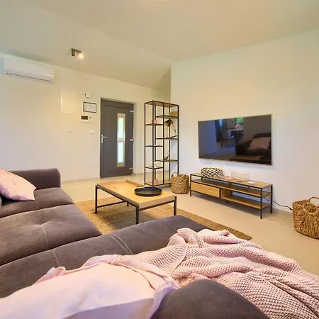 Sol Apartment *