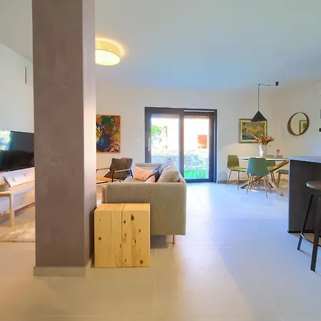 Sol Apartment *